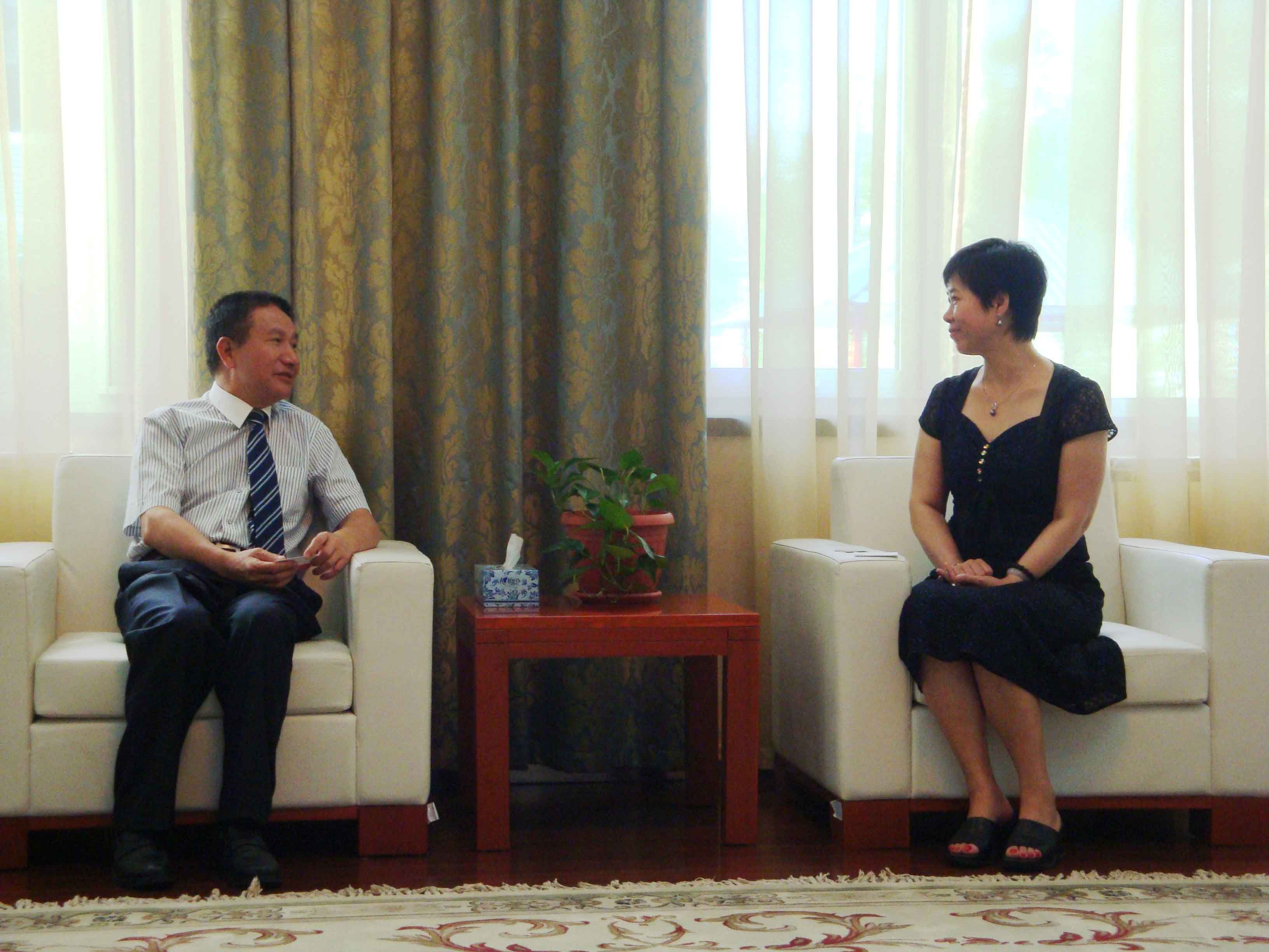 1972138475672764416.jpg 集团董事长陈茂春与中国驻吉尔吉斯大使馆经济商务参赞金玉龙会晤.jpg