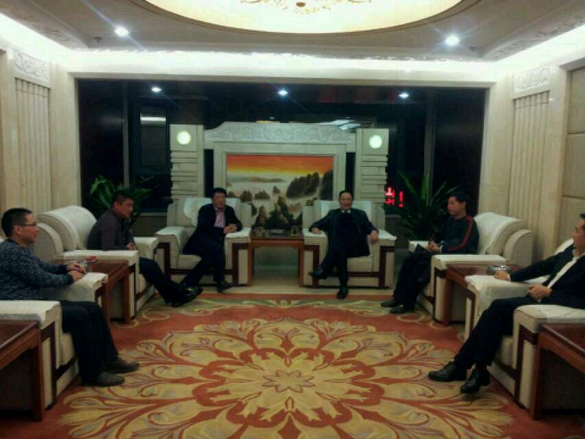 1972184567160438784.jpg 陈茂春董事长与福建中马建筑公司董事长林爱国举行洽谈.jpg